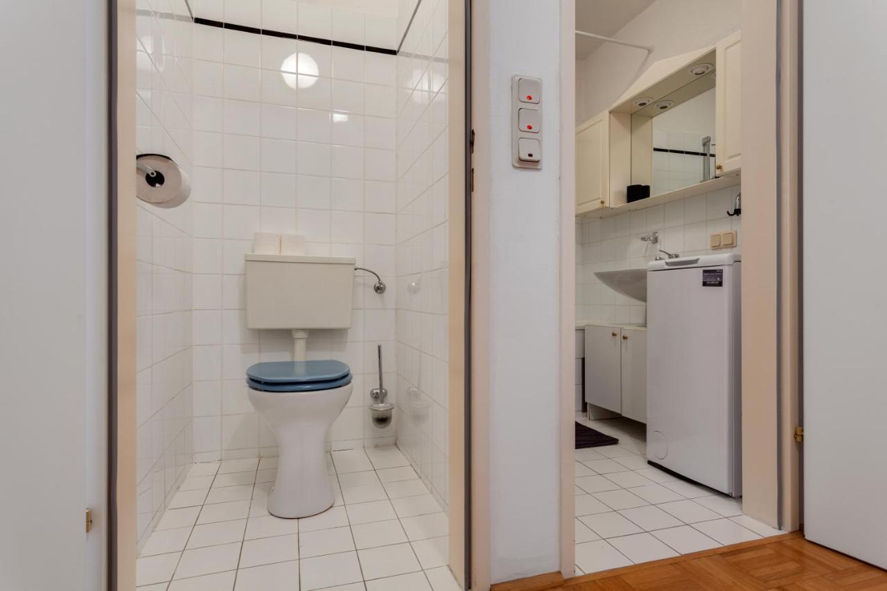 Close To Shopping Mile Apartment *