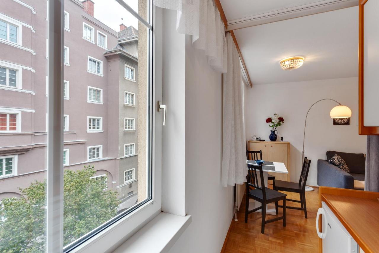 Close To Shopping Mile Apartment