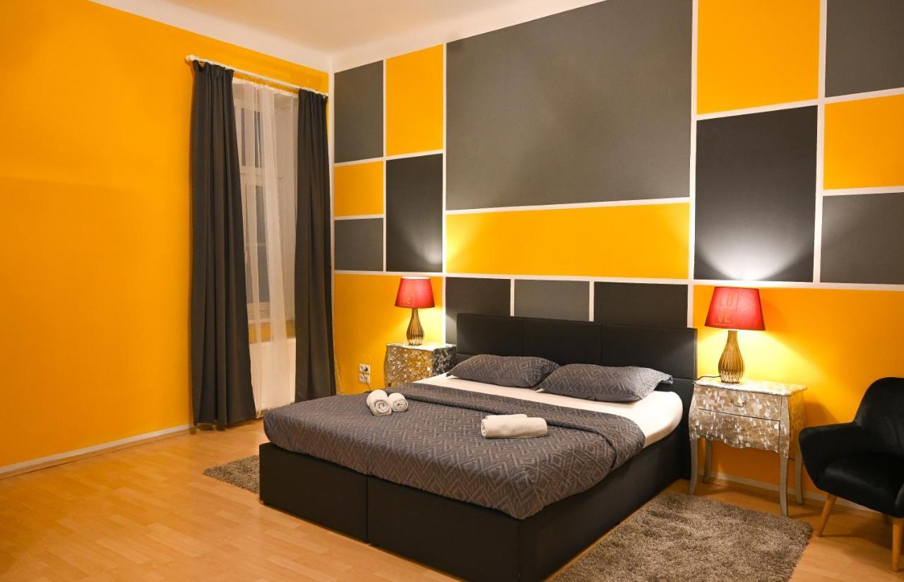 Elegant Altes Akh *