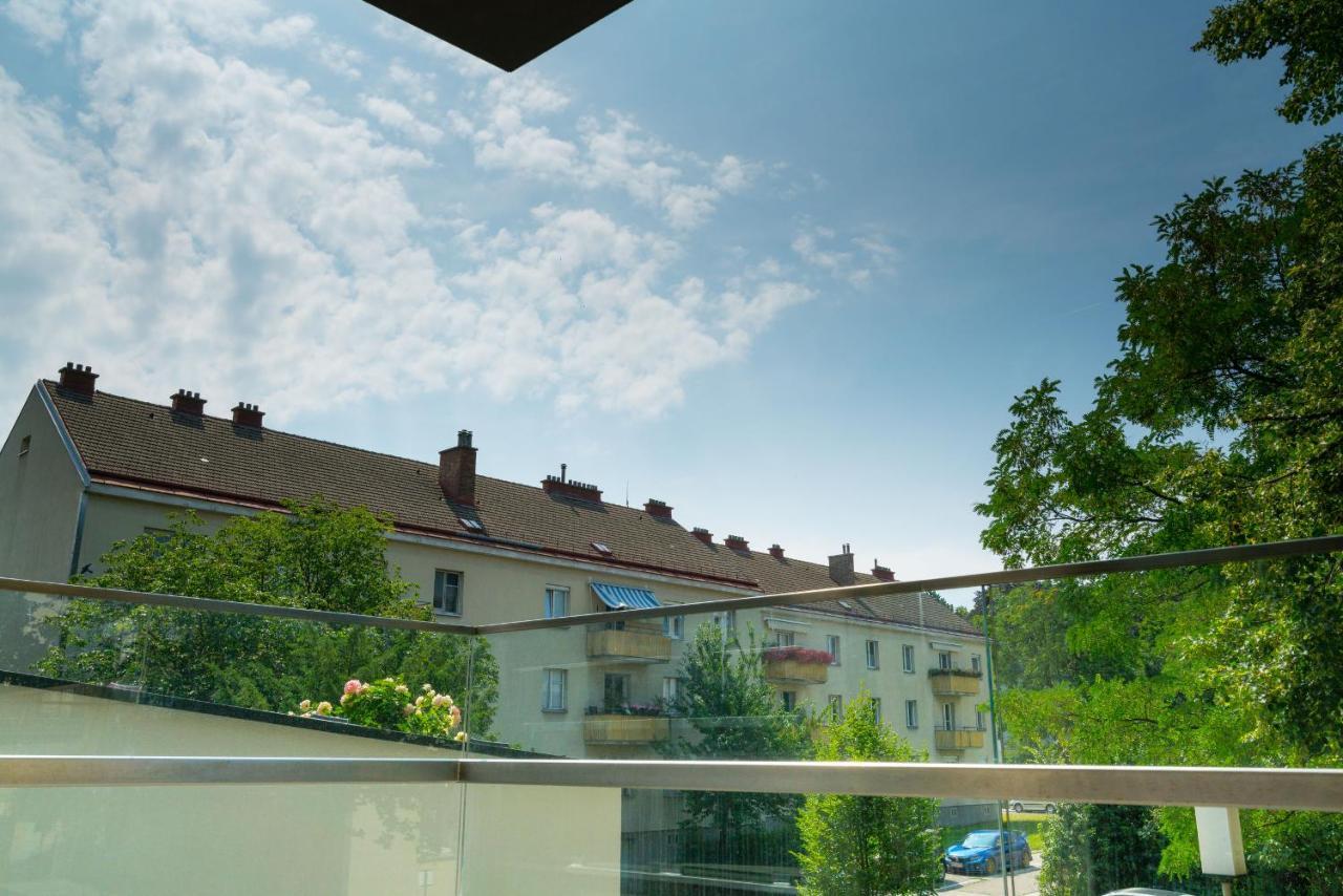 Residence, Hietzing - Schoenbrunn * Vienna