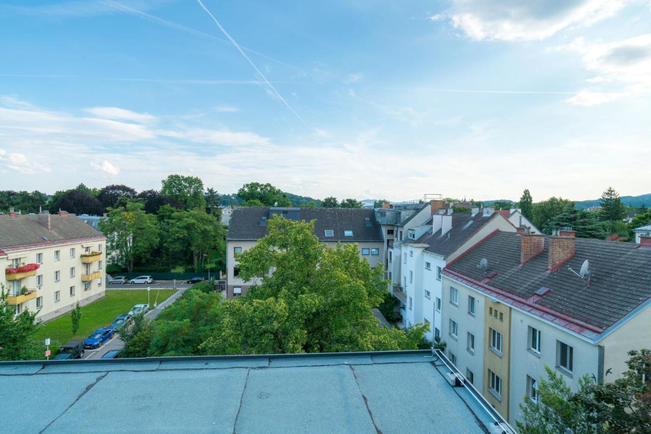 Residence, Hietzing - Schoenbrunn