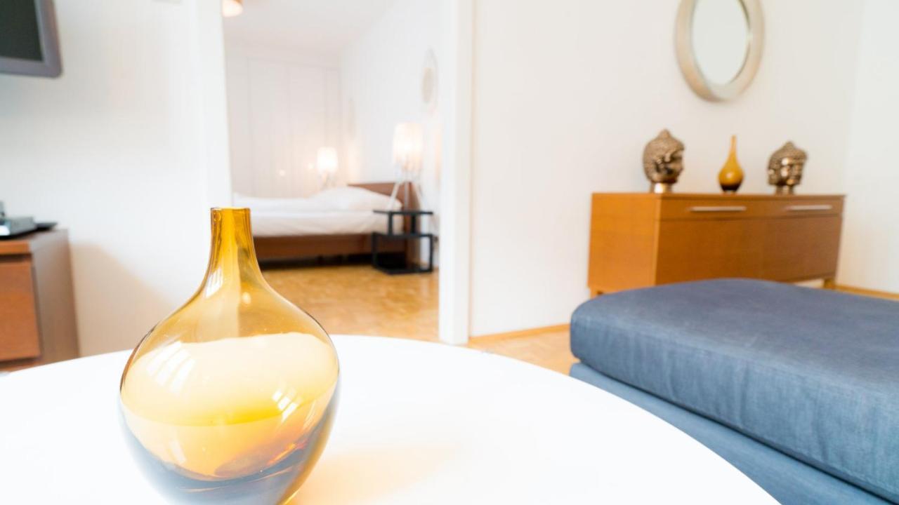 | Rent Now From 1 Week: Furnished 1 Bedroom In 1020 Apartamento