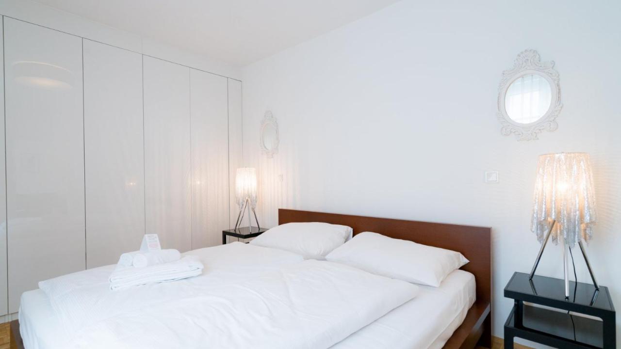 | Rent Now From 1 Week: Furnished 1 Bedroom In 1020 Apartamento *