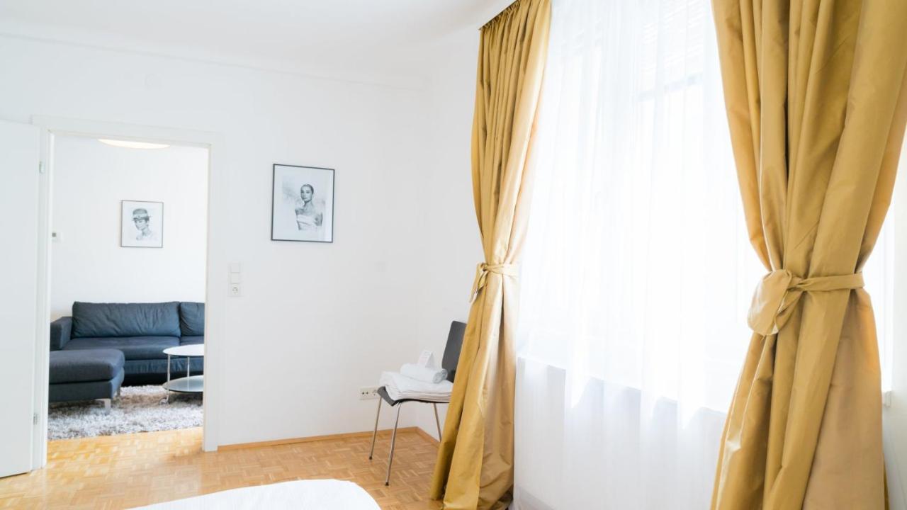 | Rent Now From 1 Week: Furnished 1 Bedroom In 1020 Apartamento Viena