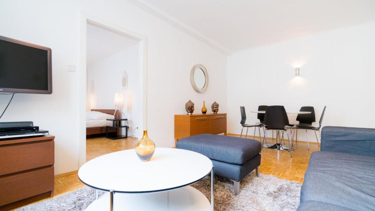 | Rent Now From 1 Week: Furnished 1 Bedroom In 1020 Apartamento Viena