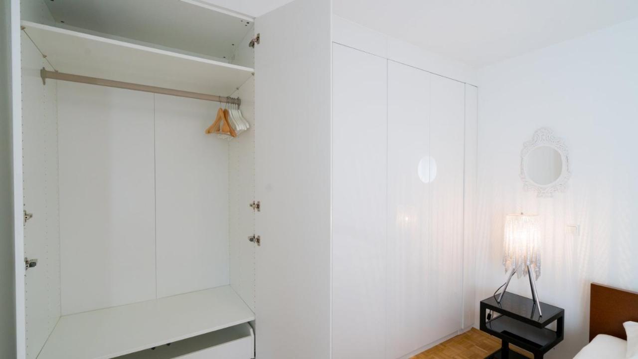 | Rent Now From 1 Week: Furnished 1 Bedroom In 1020 *