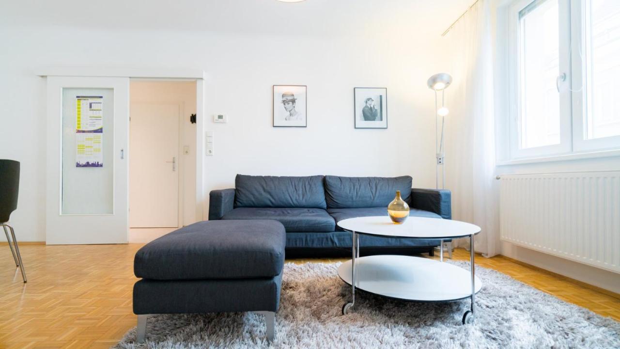| Rent Now From 1 Week: Furnished 1 Bedroom In 1020 Apartamento