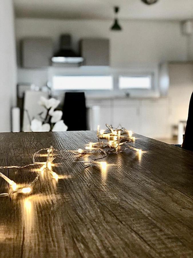 Apartamento 2 Bedroom Next To Metro U1 And Garage Parking