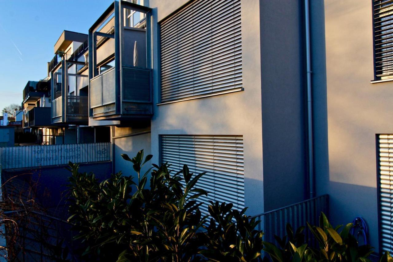 Balcony/pool/free Parking Garage