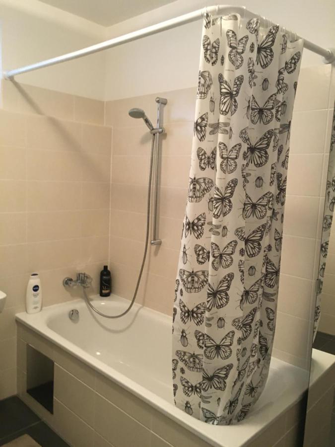 Apartamento 2 Bedroom Next To Metro U1 And Garage Parking