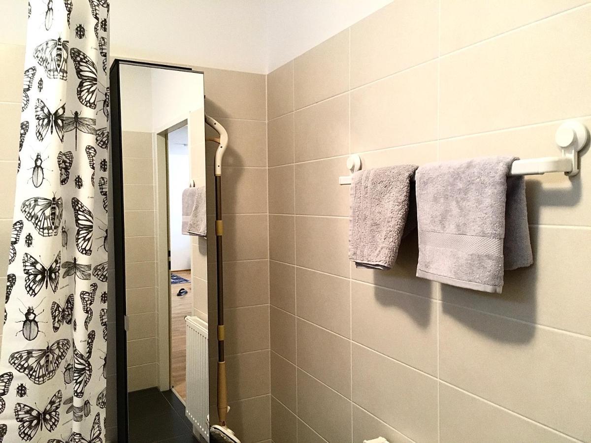 2 Bedroom Next To Metro U1 And Garage Parking *