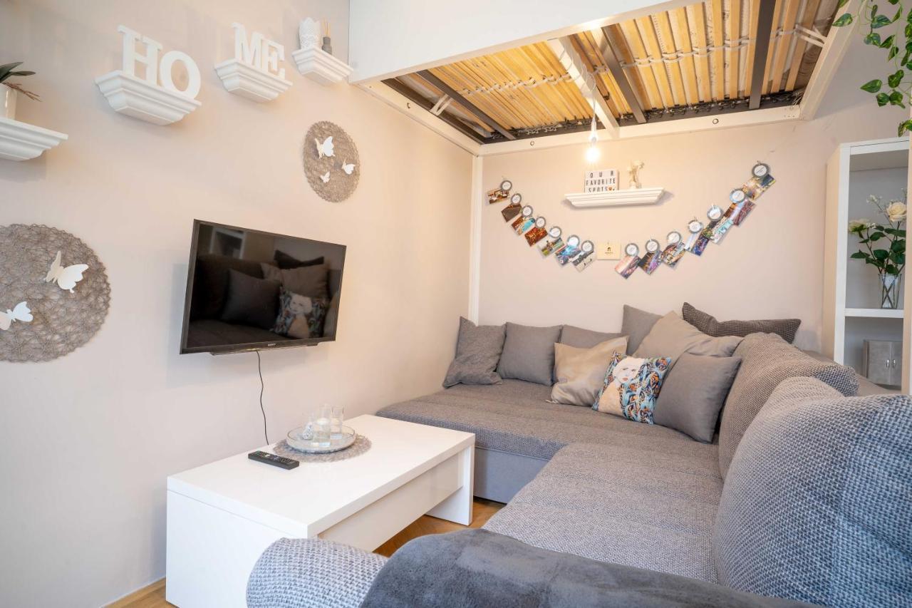 Cozy Modern Nest In The Heart Of With Netflix *