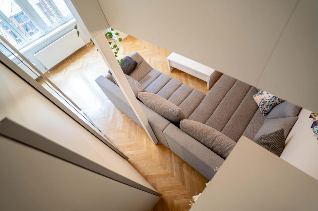 Cozy Modern Nest In The Heart Of With Netflix *