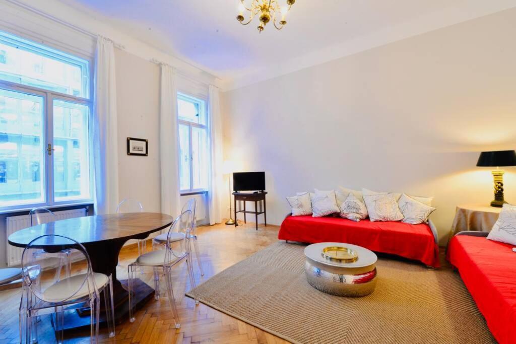 Apartment Beautiful Viennese Flat In The Centre *