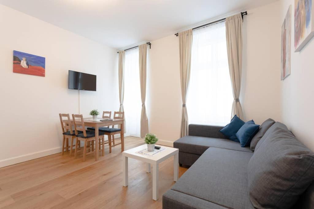Apartment 14 C&j's *