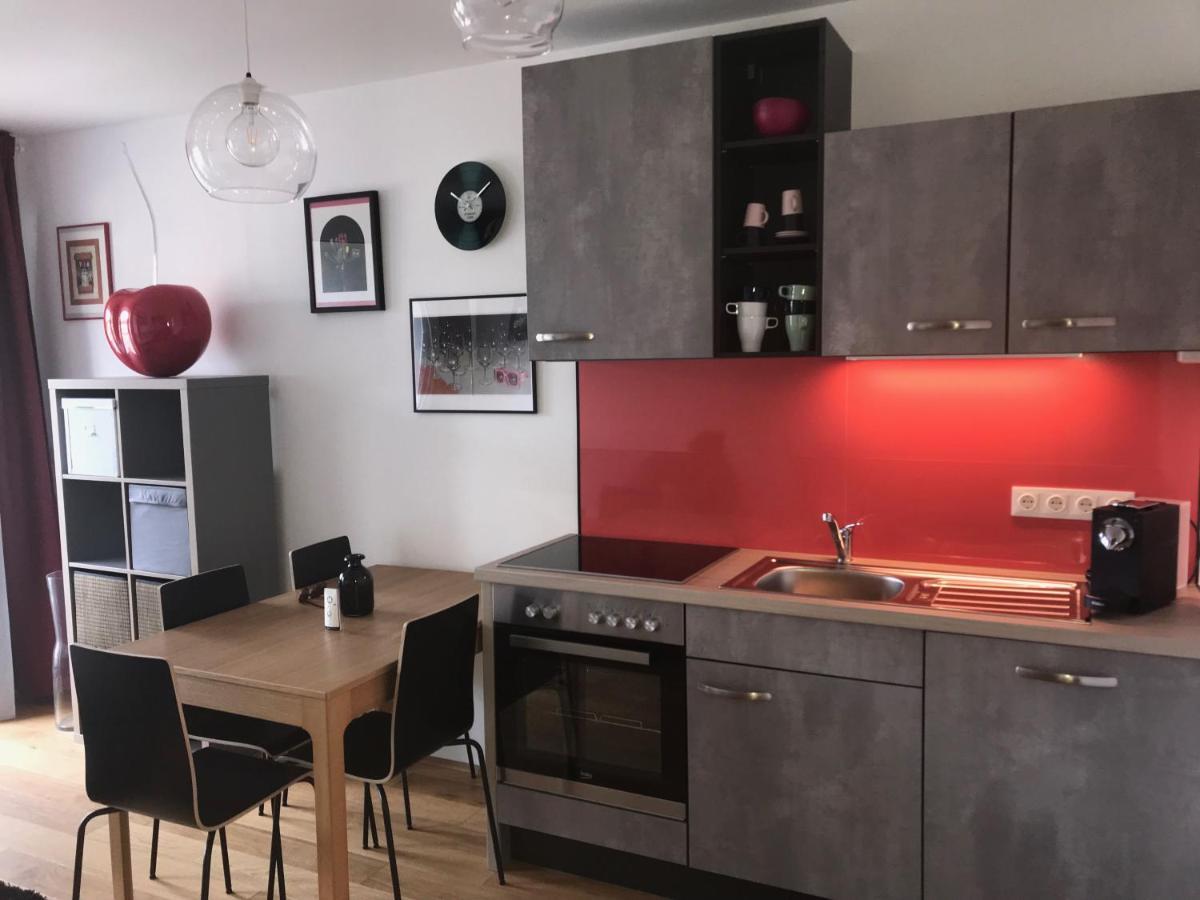 Red Flower With Pool - 5 Min To Apartment