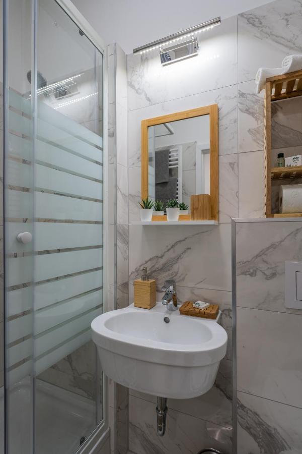 Radiant Premium - Fünfhaus Apartment Wien