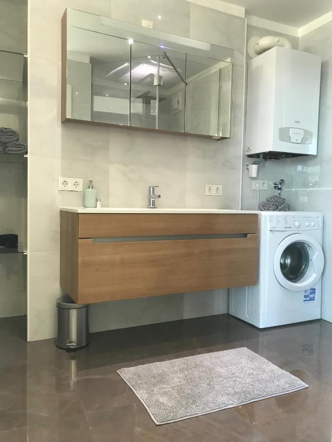 The Barts Apartments - Self Check-In *