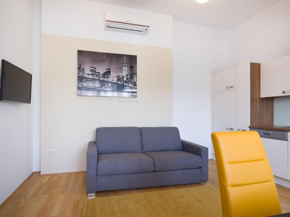 Apartment Pezzl 1170 *