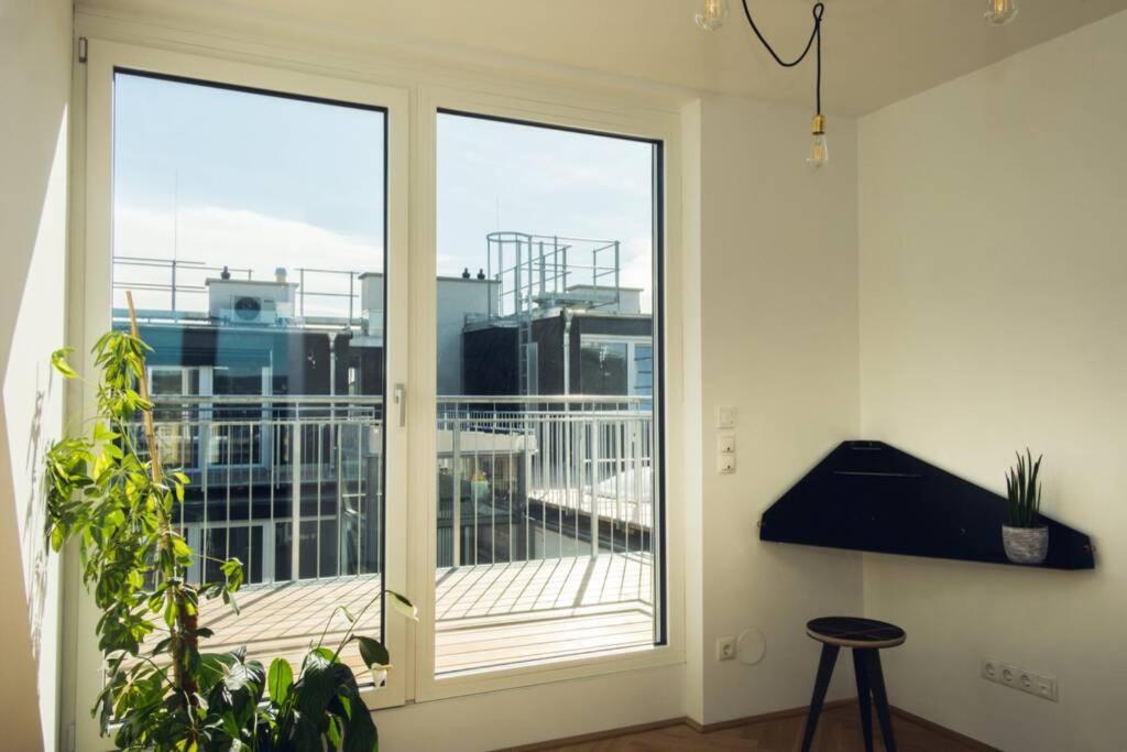 Apartment Blackriver Loft Mit Gratis Parkplatz Nahe Schoenbrunn Und U6 Vienna