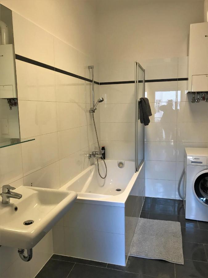 Near Yppenplatz & Brunnenmarkt Apartamento Viena