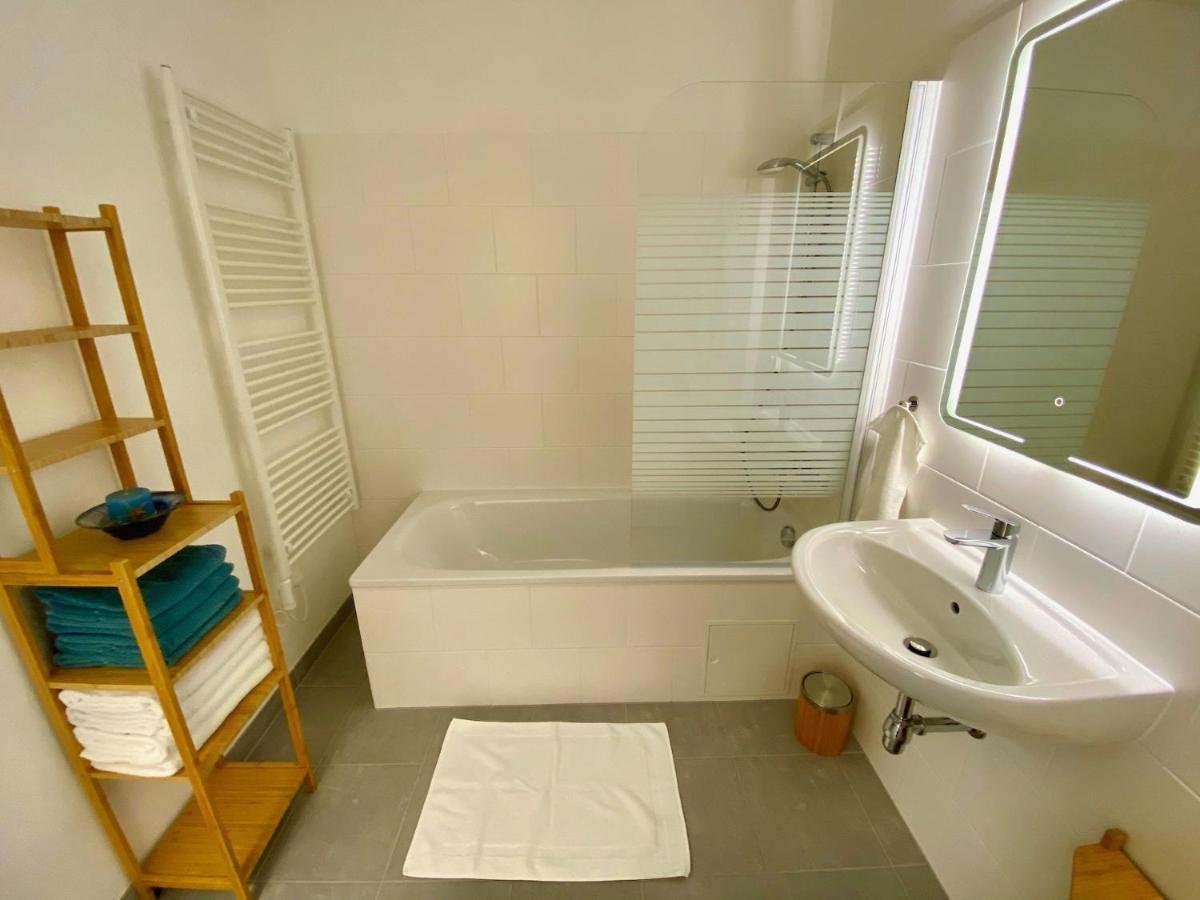 Apartment Sonnenwohnen Penthouse Direkt Bei U-bahn Und Therme Mit Anbindung Ins Zentrum