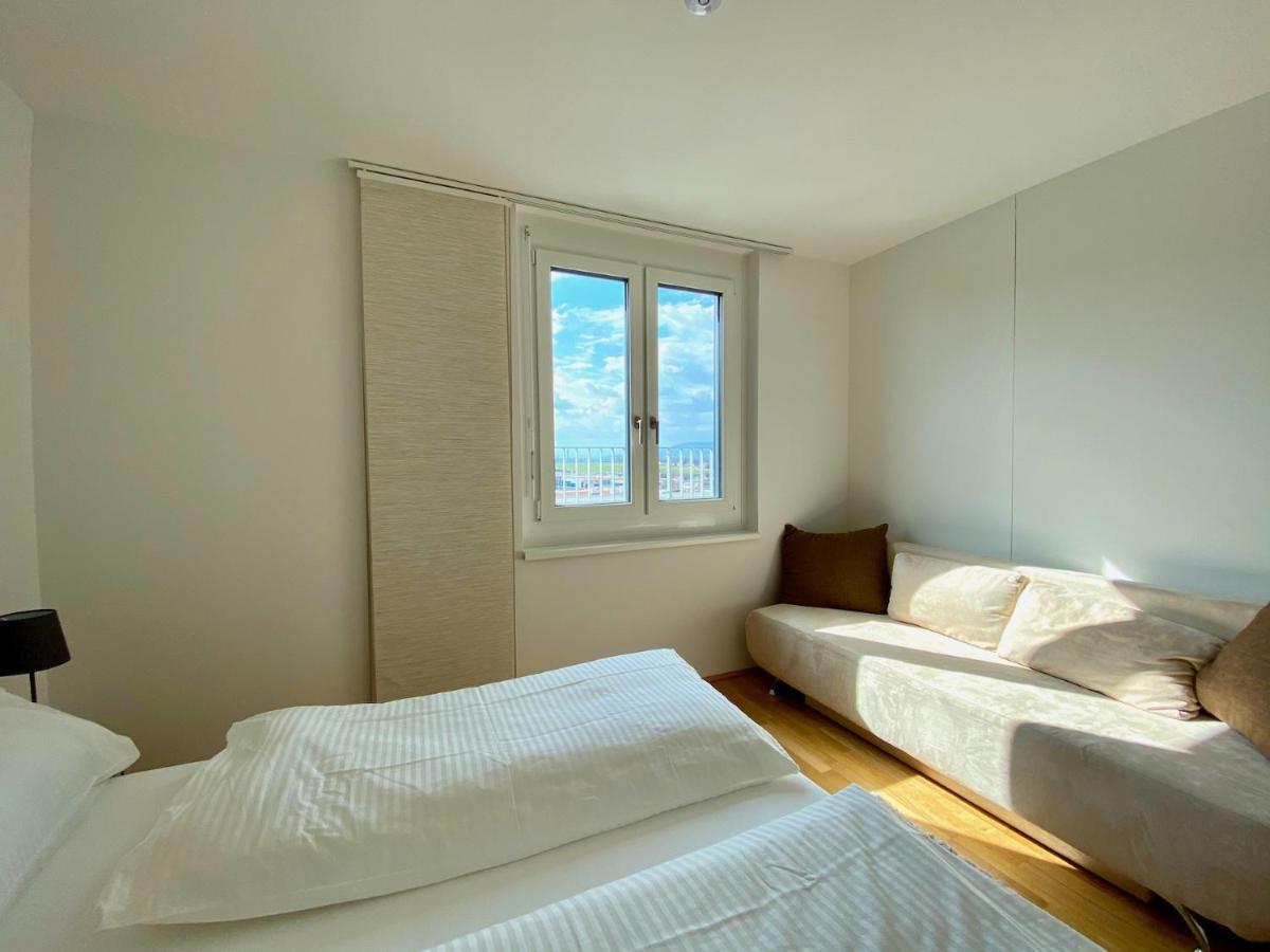 Apartment Sonnenwohnen Penthouse Direkt Bei U-bahn Und Therme Mit Anbindung Ins Zentrum *