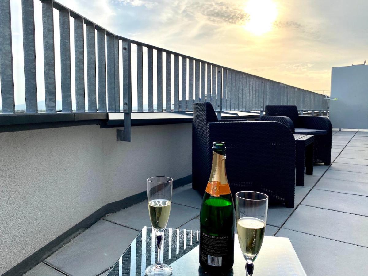 Sonnenwohnen Penthouse Direkt Bei U-bahn Und Therme Mit Anbindung Ins Zentrum Apartment Wien