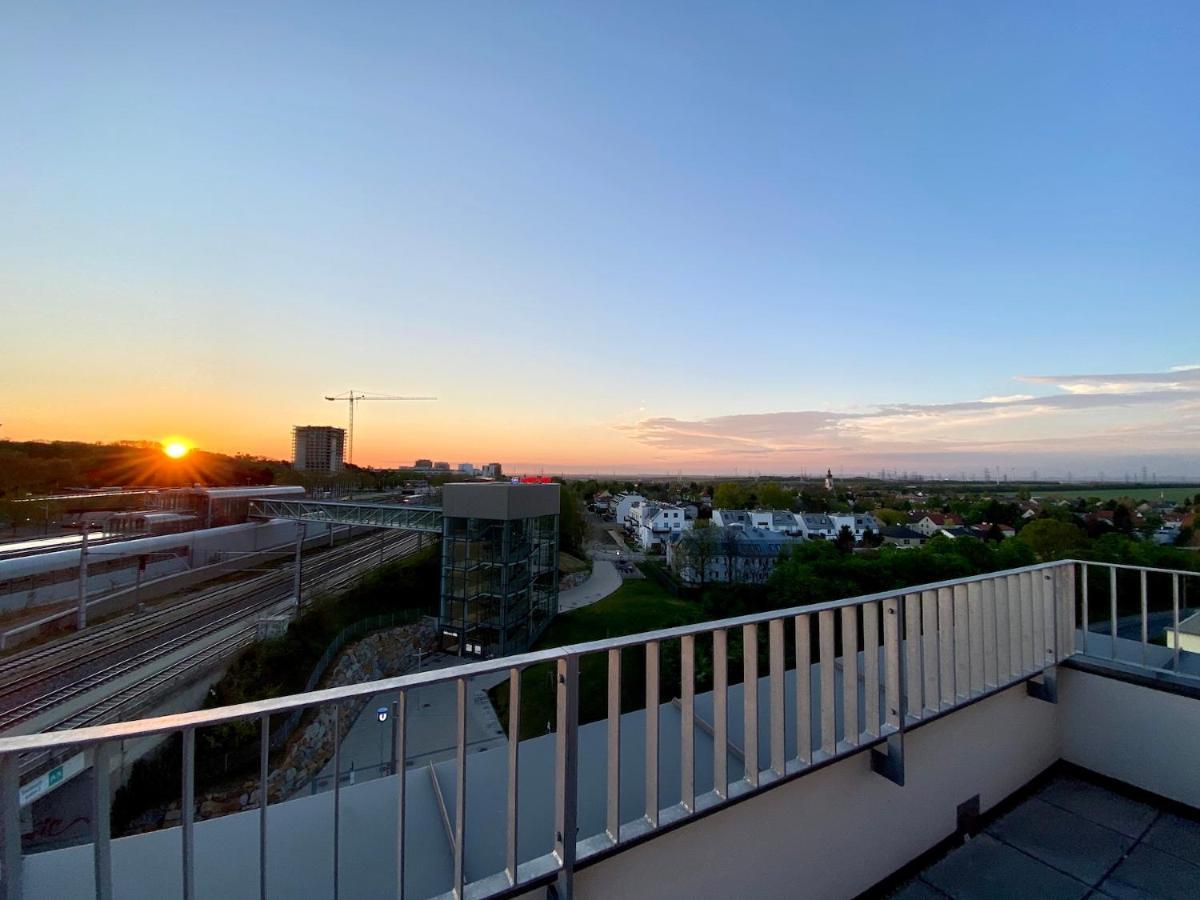 Sonnenwohnen Penthouse Direkt Bei U-bahn Und Therme Mit Anbindung Ins Zentrum * Wien