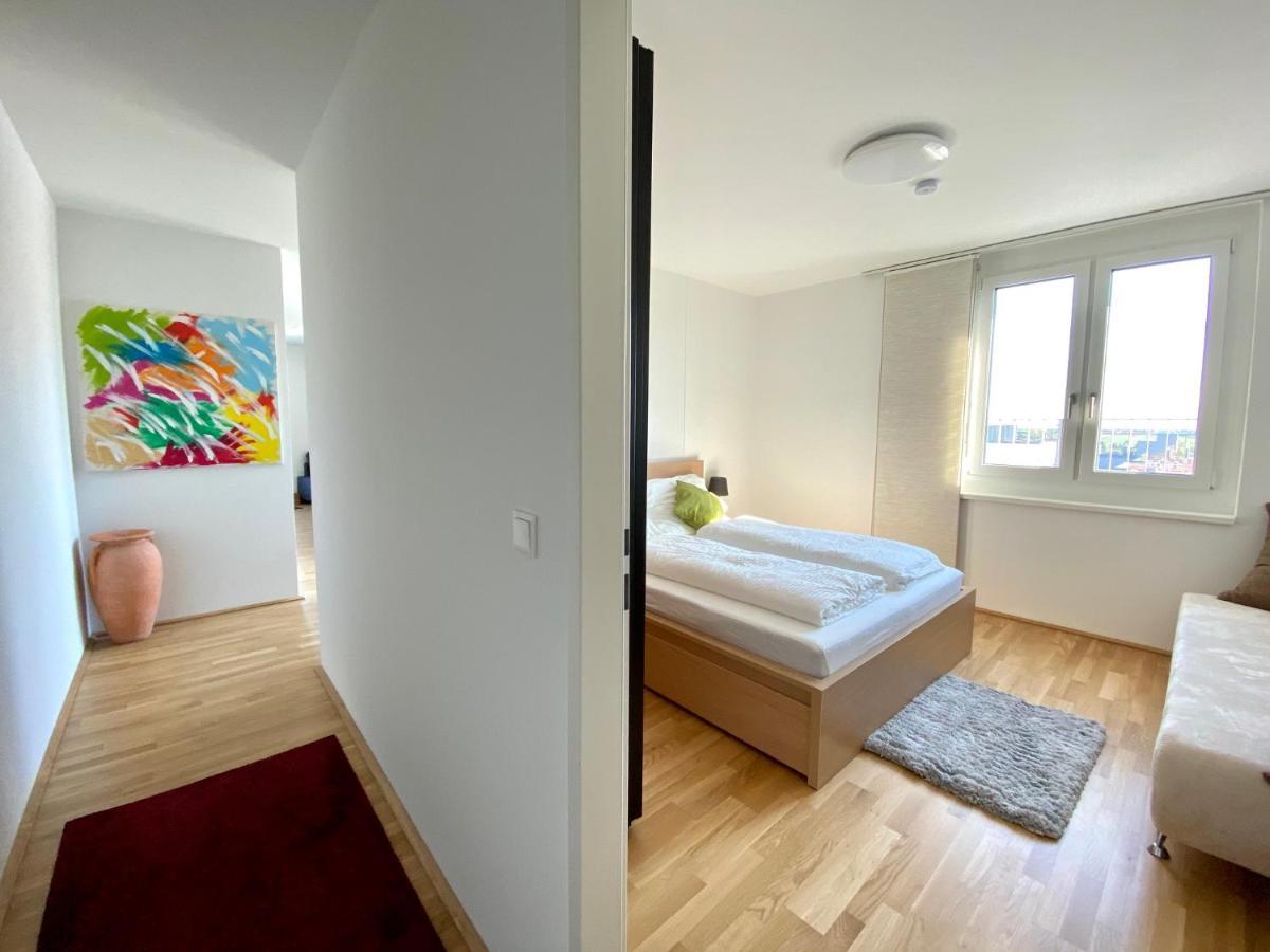 Sonnenwohnen Penthouse Direkt Bei U-bahn Und Therme Mit Anbindung Ins Zentrum Apartment *