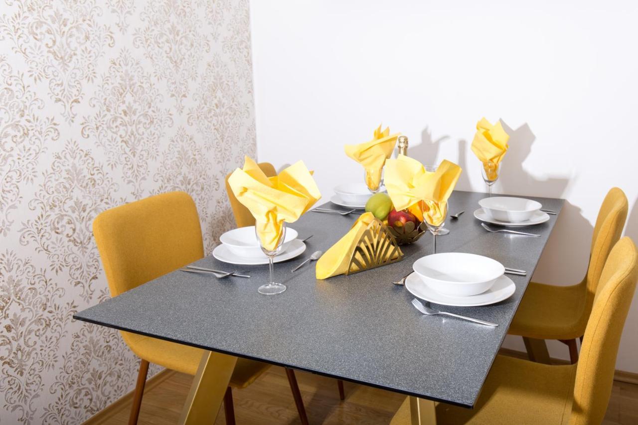 Rosenstein By Family & Vienna