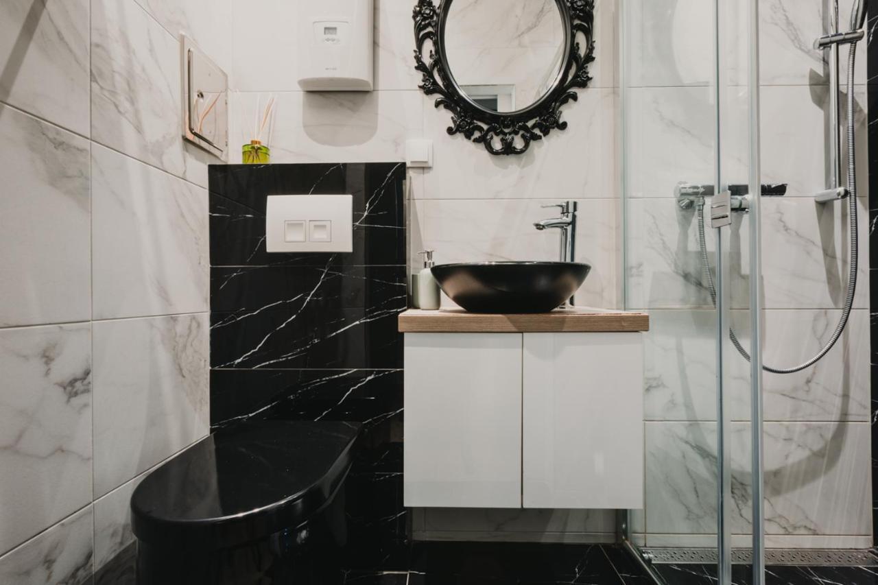 Zeus Design Lovely Apartment Vienna
