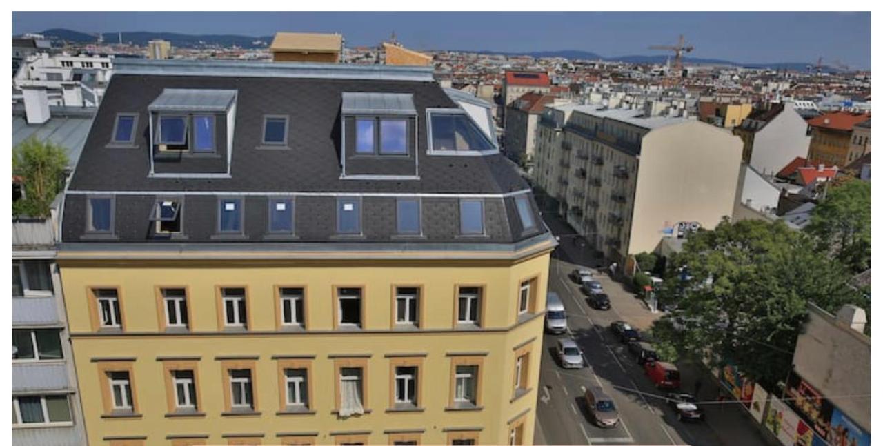 Between Schoenbrunn And The Center L Lf31 Vienna