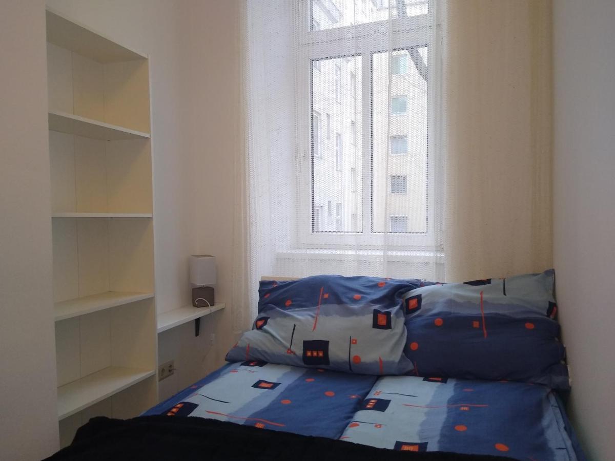 Spacious Apartment *