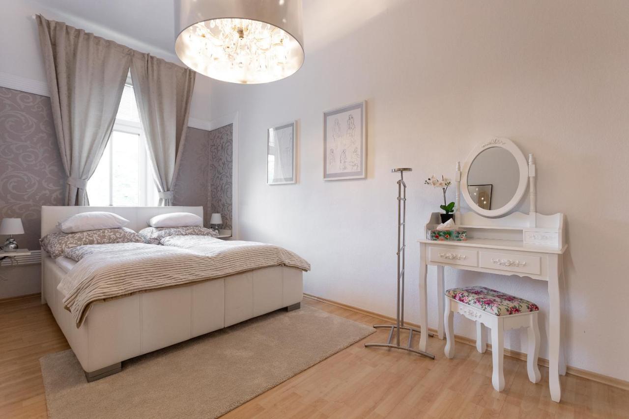 Apartment Central And Chic - The Big One *