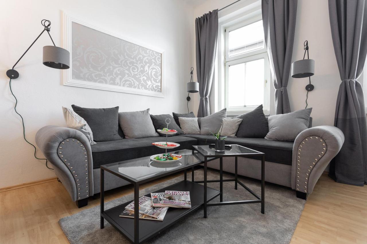 Central And Chic - The Big One Apartment *