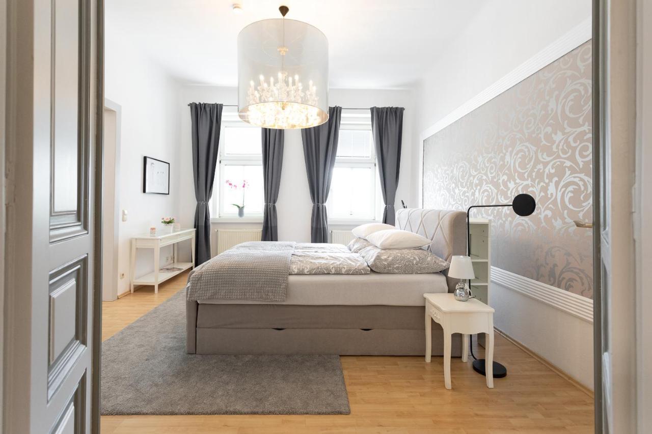 Central And Chic - The Big One * Wien