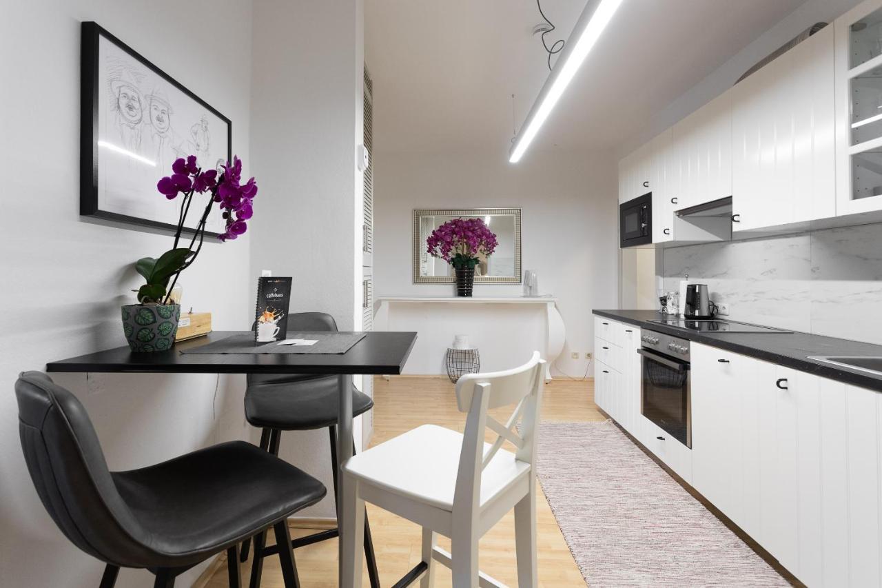 Apartment Central And Chic - The Big One *