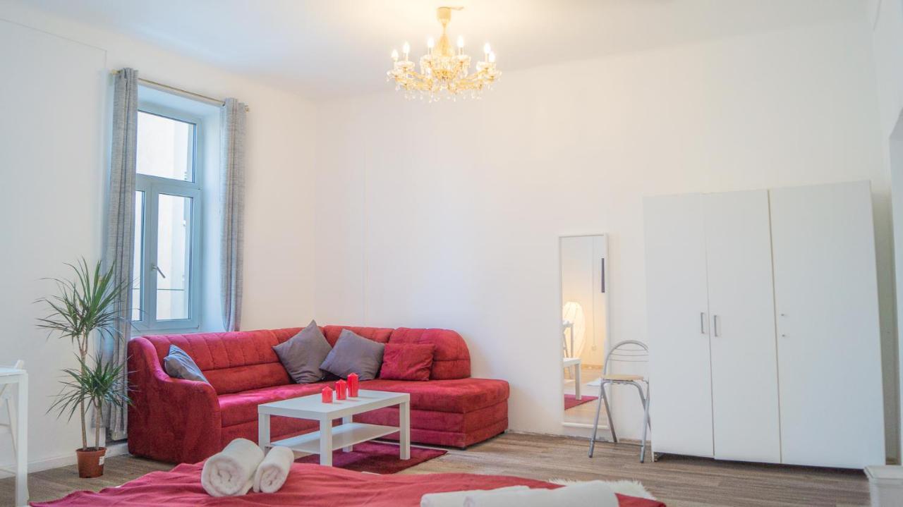 Apartment Spacious Shared Schoenbrunn