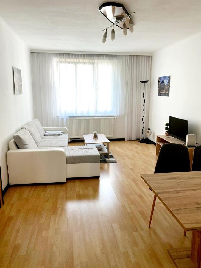 Sunny Apartment *