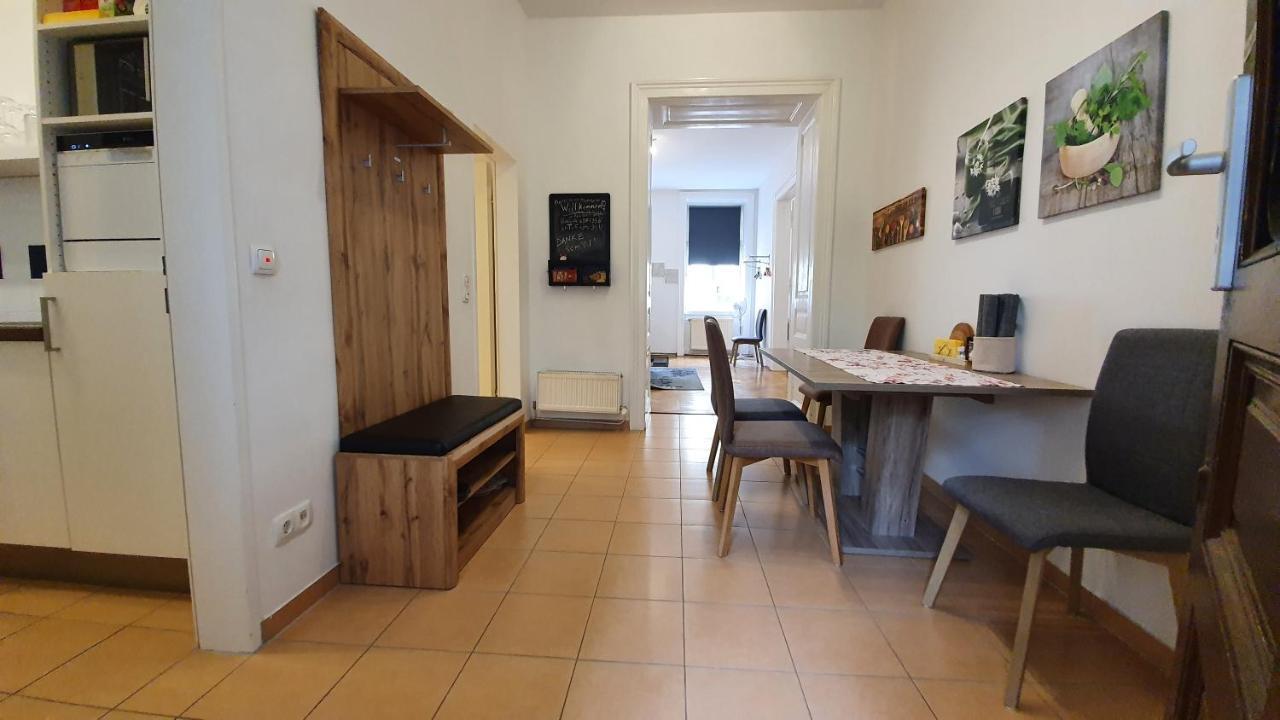 Gorgeous Viennese 10 Min To Center Apartment *