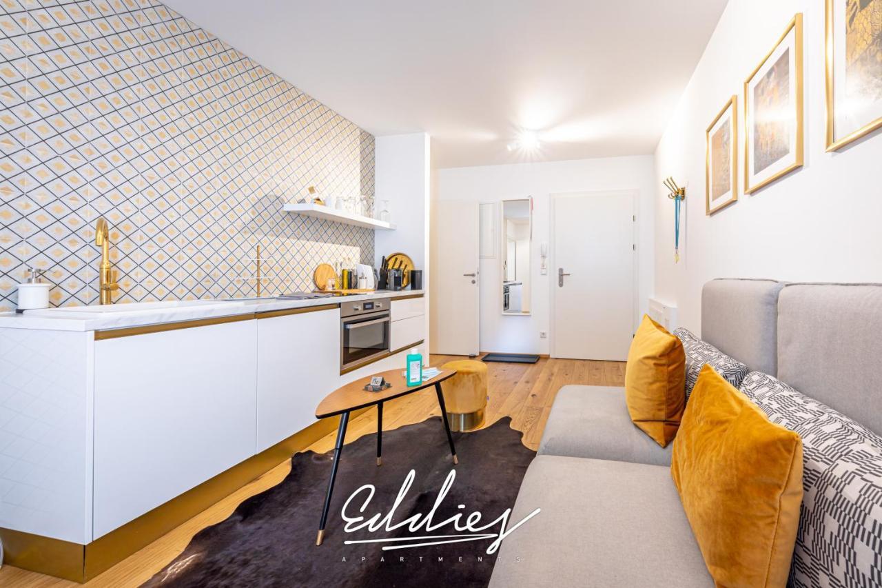 Eddie's Design Apartment *
