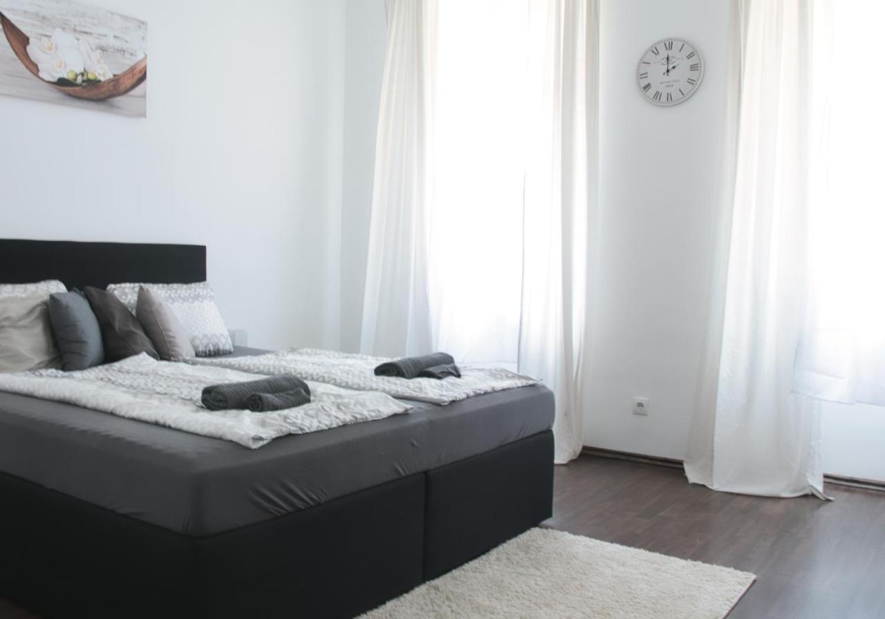 Rover Apartment *