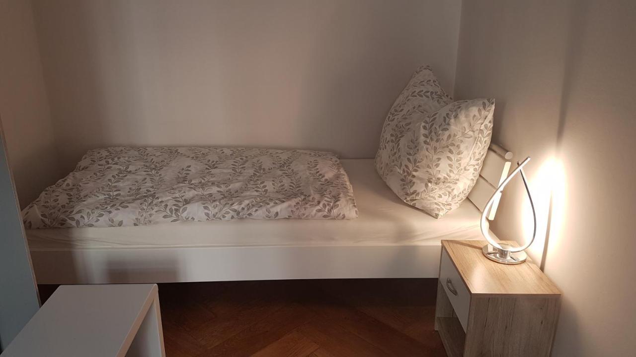 Apartment #8 Mit Terrasse In Nahe Einer Einkaufsstrasse Vienna
