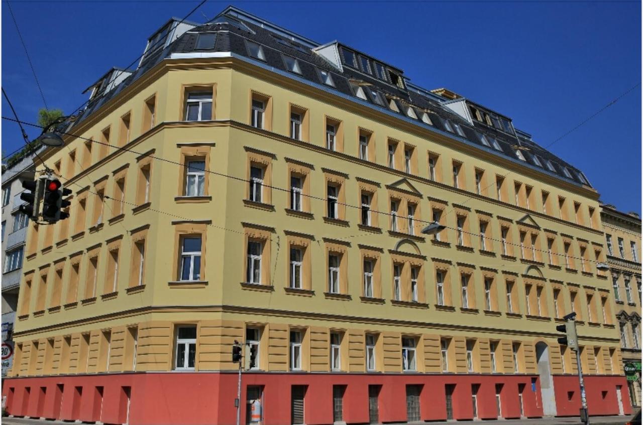 Mitten In Der Stadt L Lf22 Wien