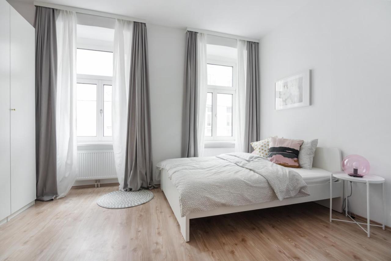 In Lovely Area Apartment *