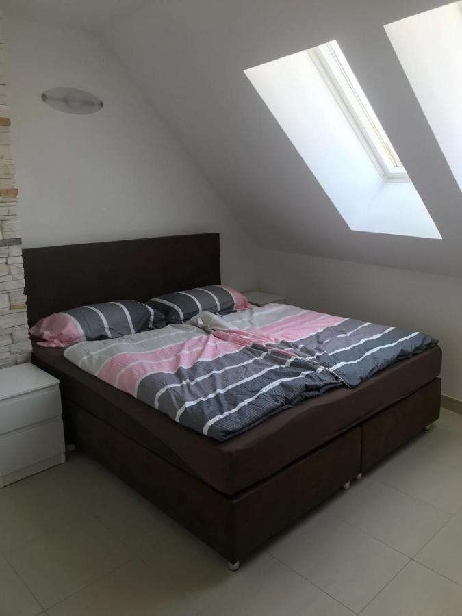 Sunny By Jr City Apartamento Viena