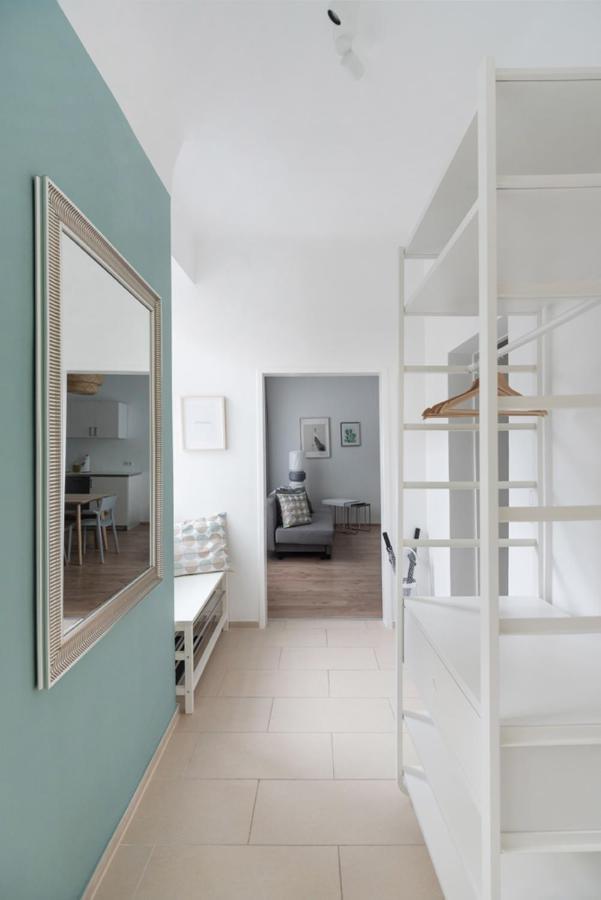 Caring Family Close To The Center Vienna