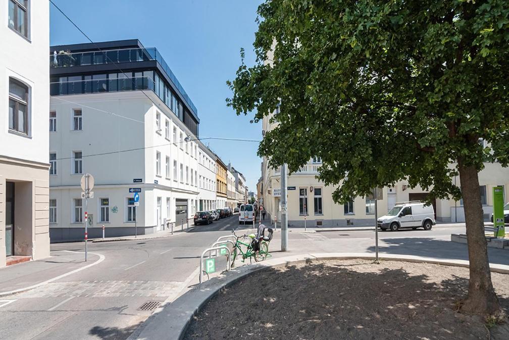 Apartment Colorful Facing Courtyard Vienna
