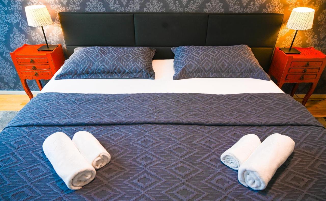 Delightful Duplex Danube Canal *